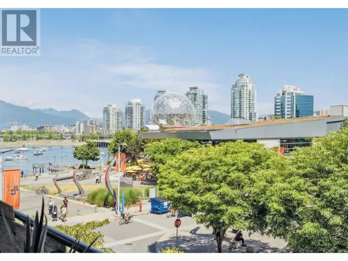 302 1625 MANITOBA STREET, Vancouver