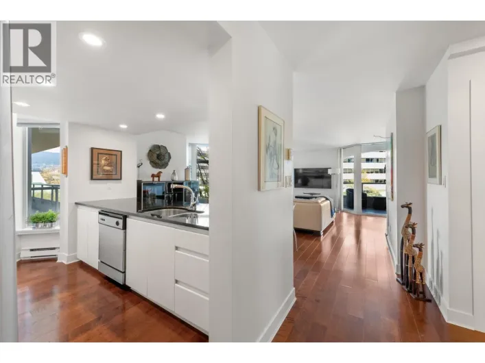302 168 CHADWICK COURT, North Vancouver