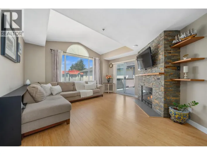 302 19121 FORD ROAD, Pitt Meadows