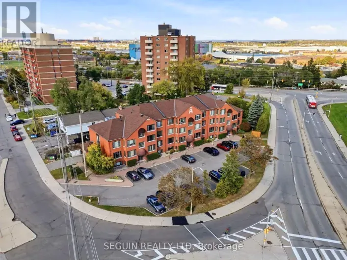 302 - 1974 ST LAURENT BOULEVARD, Ottawa