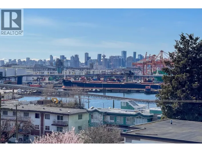 302 2215 MCGILL STREET, Vancouver