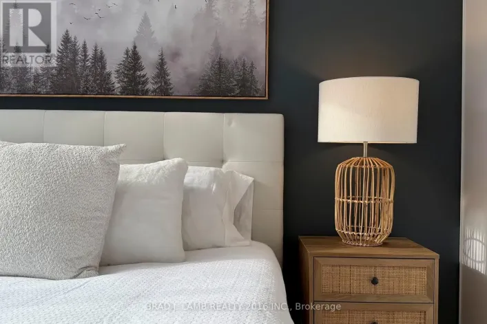 302 - 245 DAVISVILLE AVENUE, Toronto