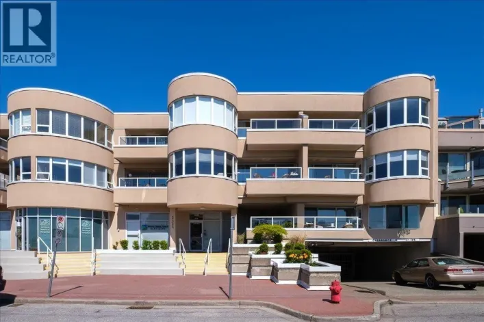 302 2455 BELLEVUE AVENUE, West Vancouver