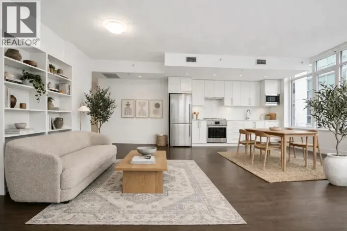 302 2455 KINGSWAY, Vancouver