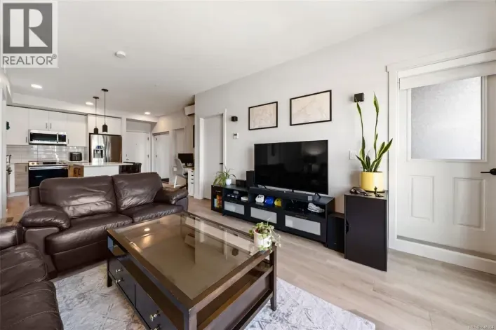 302 2469 Gateway Rd, Langford