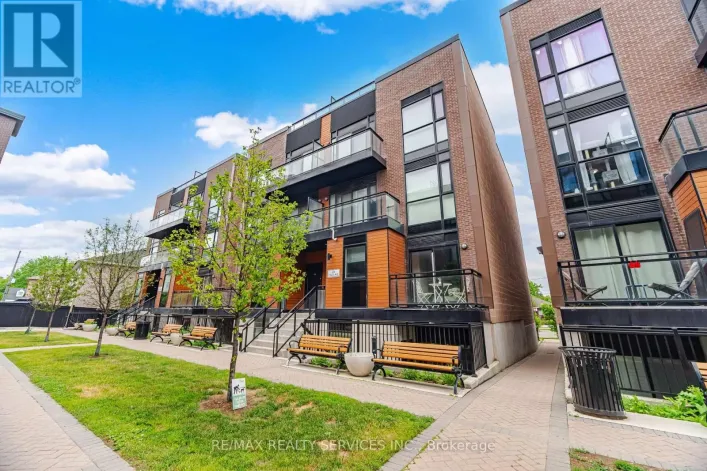 302 - 26 COLES AVENUE, Vaughan