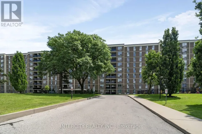 302 - 2825 ISLINGTON AVENUE, Toronto