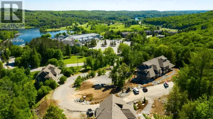 Apartment for sale: 302 - 3 TREE TOPS LANE, Huntsville