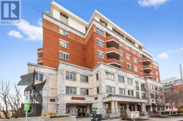 Apartment for sale: 302 - 320 MCLEOD STREET, Ottawa