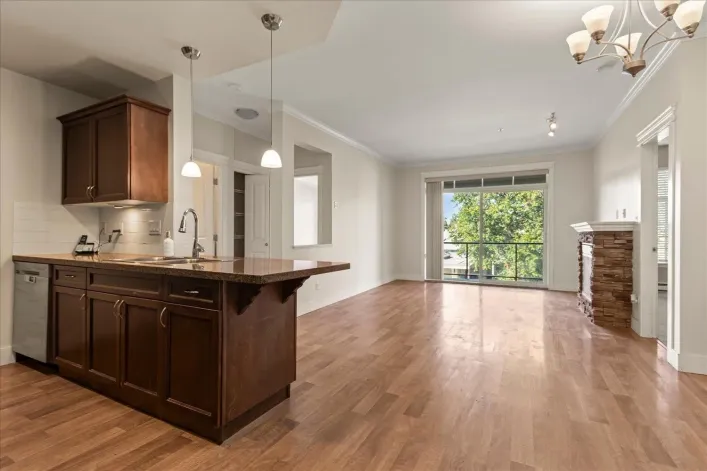 302 33338 MAYFAIR AVENUE, Abbotsford