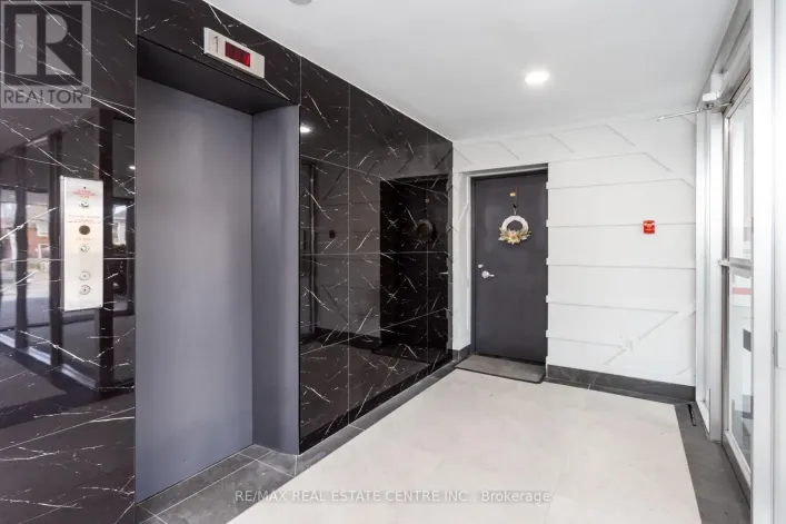 302 - 371 LAKESHORE ROAD W, Mississauga