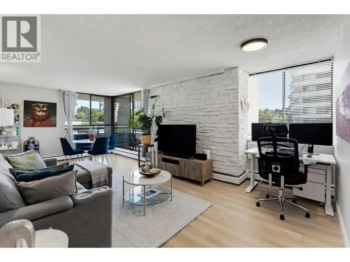 302 3737 BARTLETT COURT, Burnaby