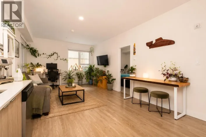 302 37881 CLEVELAND AVENUE, Squamish