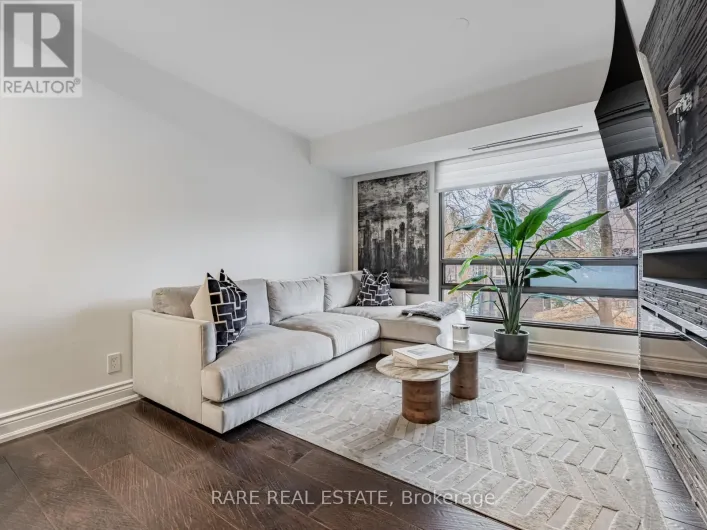 302 - 449 WALMER ROAD, Toronto