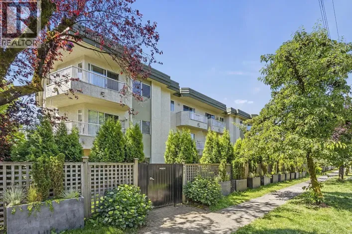 302 458 E 43RD AVENUE, Vancouver