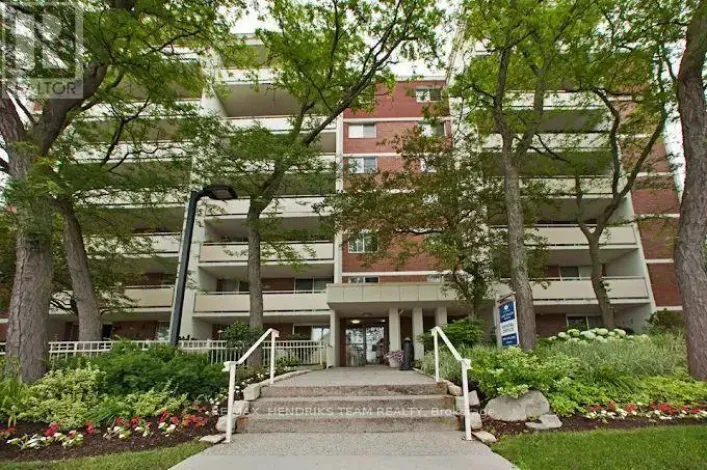 302 - 4982 CHRYSLER AVENUE, Niagara Falls