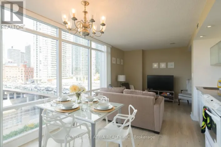 302 - 4K SPADINA AVENUE, Toronto
