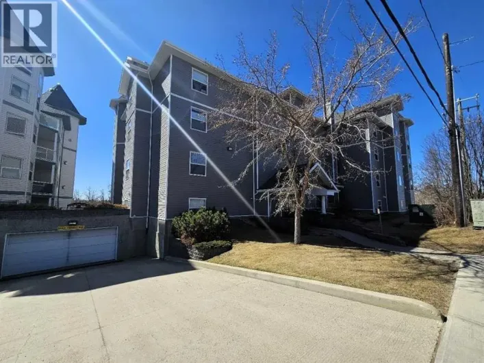 302, 5217 39 Street, Red Deer