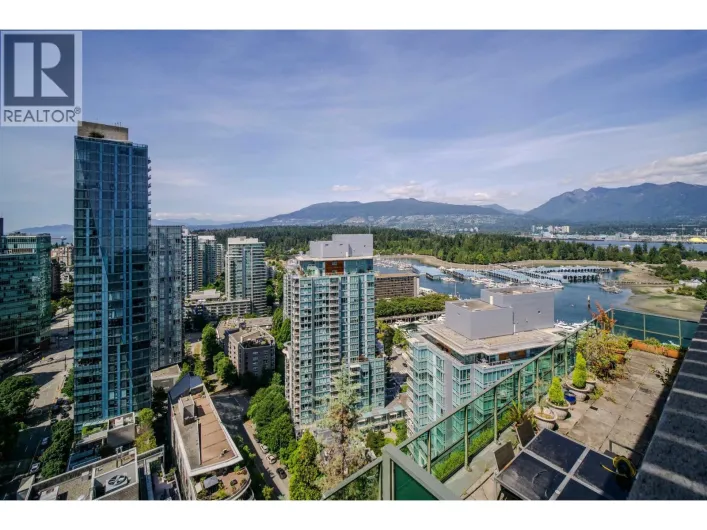 302 588 BROUGHTON STREET, Vancouver