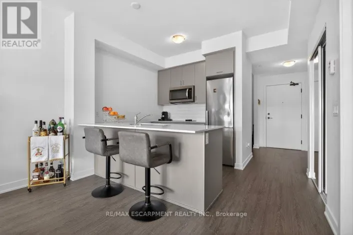 302 - 600 NORTH SERVICE ROAD, Hamilton