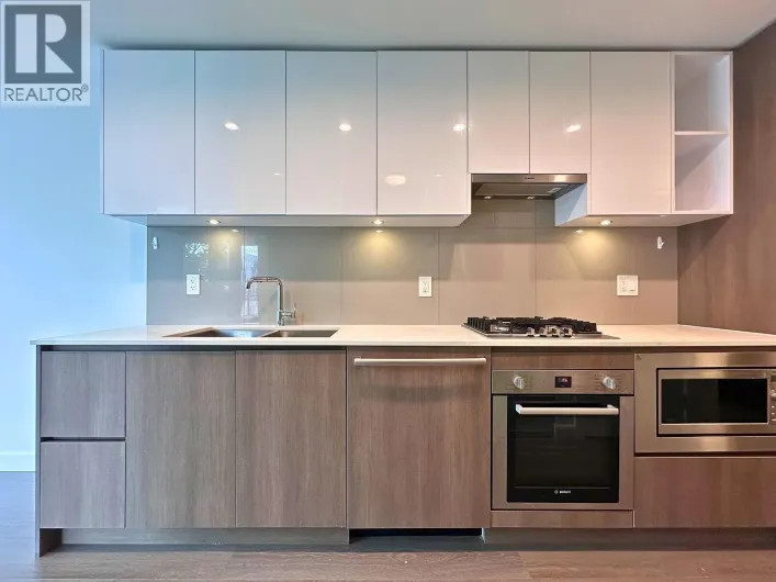 302 618 CARNARVON STREET, New Westminster