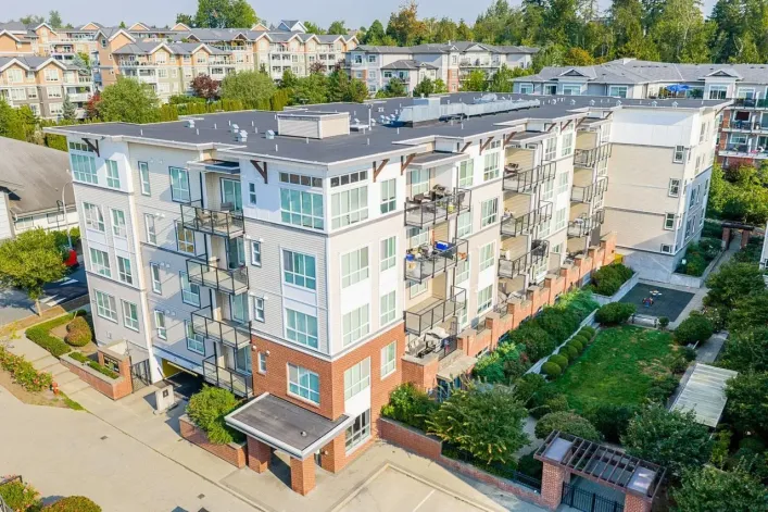 302 6468 195A STREET, Surrey
