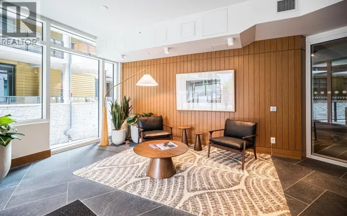 302 6699 NELSON AVENUE, West Vancouver