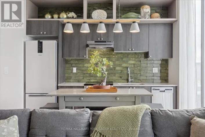 302 - 705 DAVIS DRIVE, Newmarket