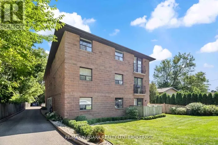 Apartment for rent: 302 - 78 WELLAND STREET N, Thorold