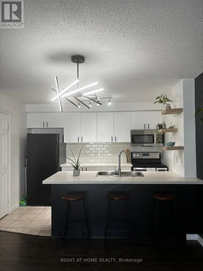 302 - 91 ASPEN SPRINGS DRIVE, Clarington