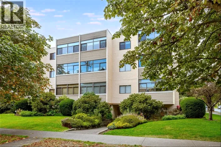 302 924 Cook St, Victoria