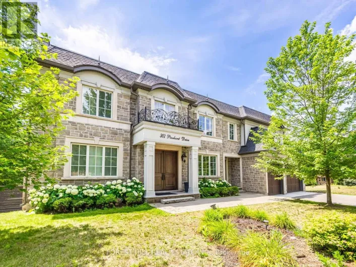 302 PINEHURST DRIVE W, Oakville