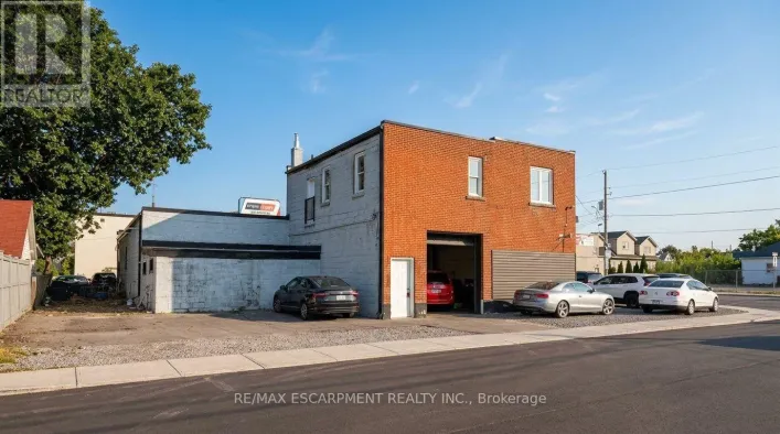 302 QUEENSTON ROAD, Hamilton