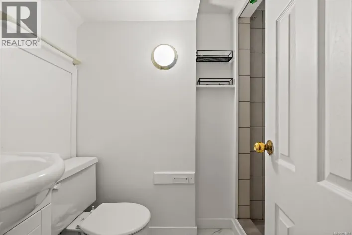 3020 3022 Donald St, Saanich