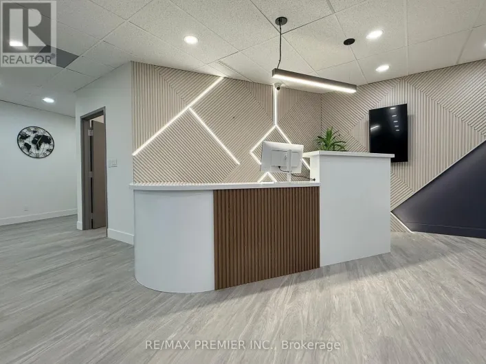 302-32 - 3390 SOUTH SERVICE ROAD, Burlington