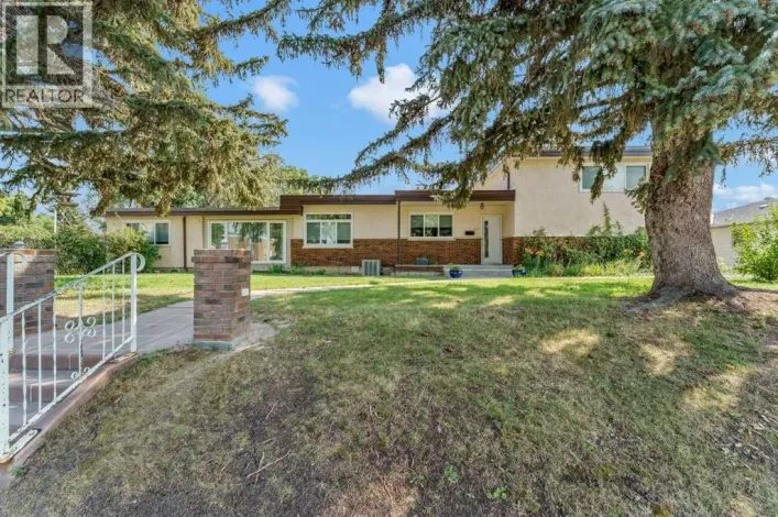 303 10 Street SW, Medicine Hat