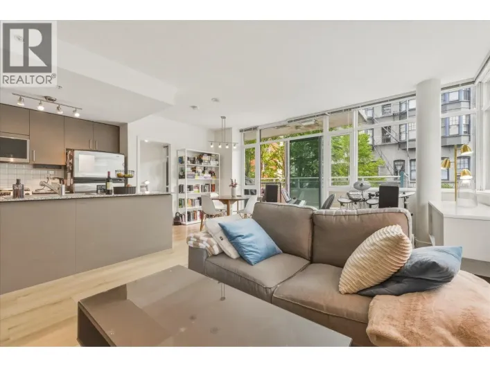 303 100 E ESPLANADE, North Vancouver