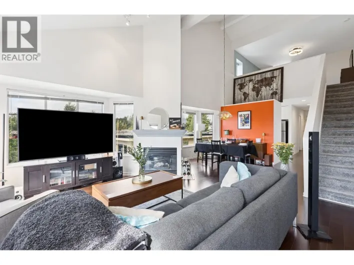 303 131 W 20TH STREET, North Vancouver