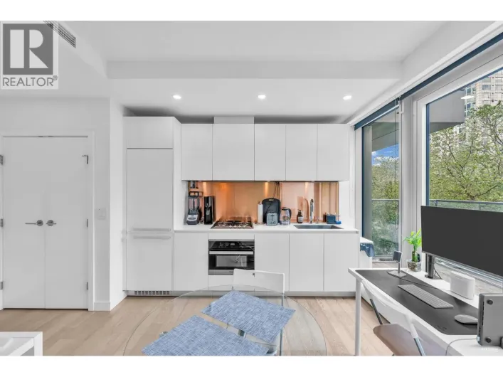 303 1480 HOWE STREET, Vancouver