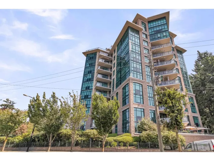 303 14824 NORTH BLUFF ROAD, White Rock