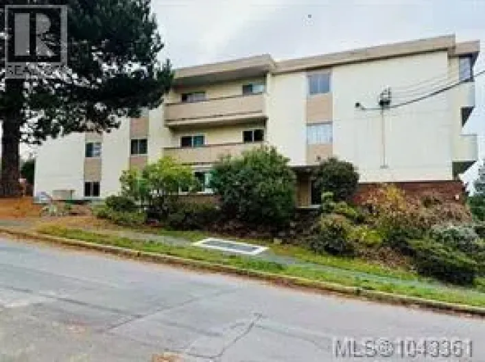303 1597 Midgard Ave, Saanich