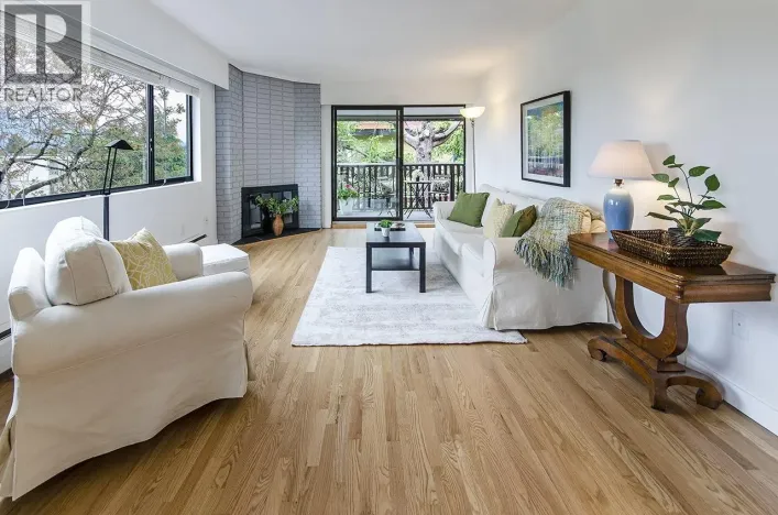 303 1610 CHESTERFIELD AVENUE, North Vancouver