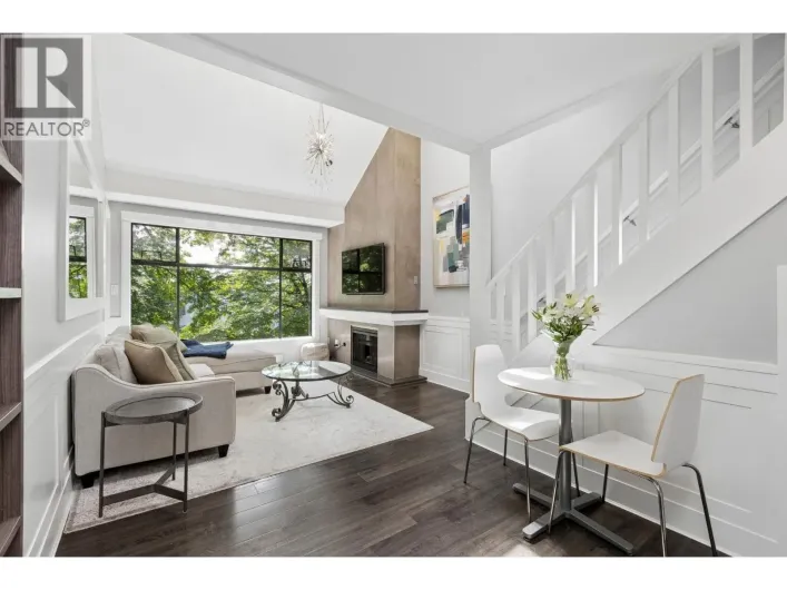 303 1702 CHESTERFIELD AVENUE, North Vancouver
