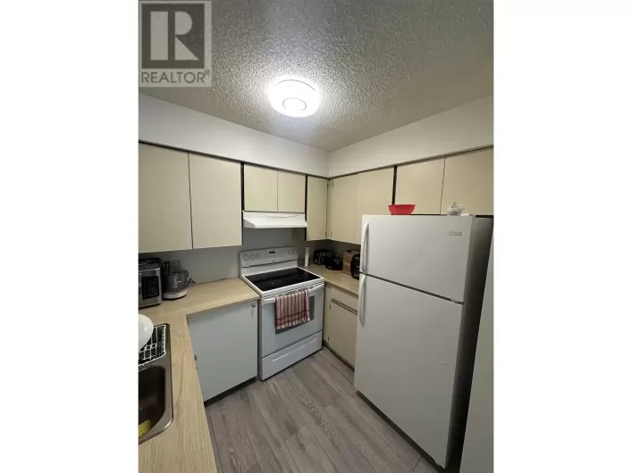 303 1948 COQUITLAM AVENUE, Port Coquitlam