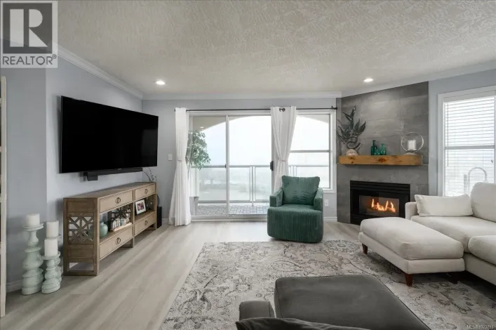 303 220 Island Hwy W, Parksville