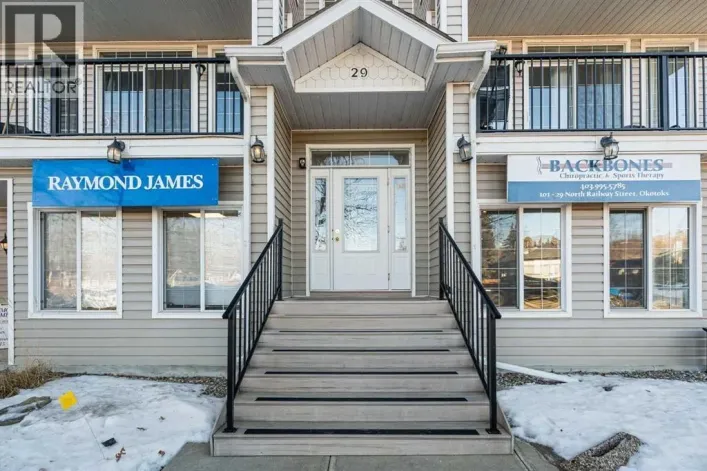 303, 29 N Railway Street N, Okotoks