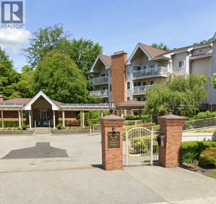 303 2973 BURLINGTON DRIVE, Coquitlam