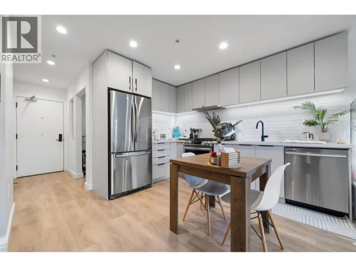 303 3038 ST GEORGE STREET, Port Moody