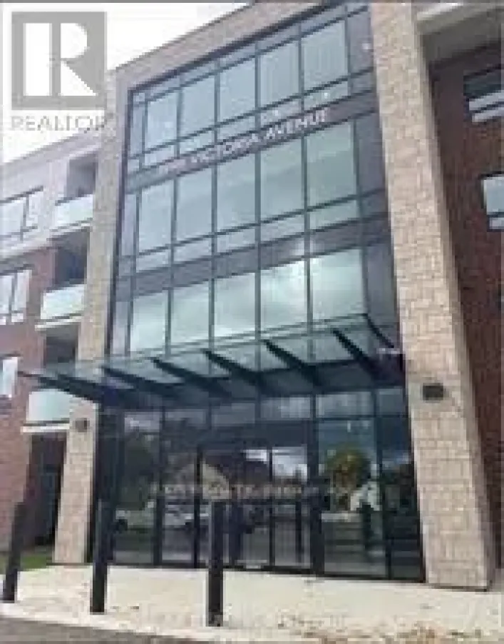 303 - 3998 VICTORIA AVENUE, Lincoln