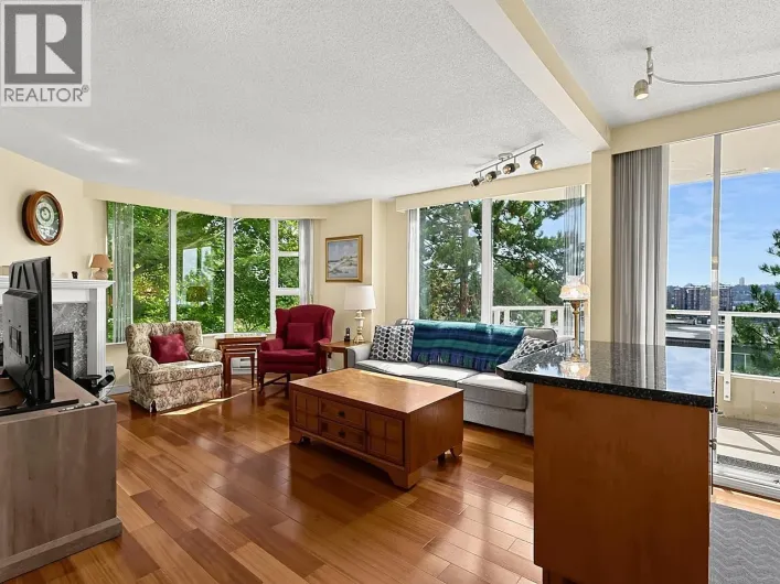 303 412 TWELFTH STREET, New Westminster
